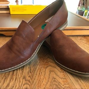Leather loafer style shoes 7 1/2